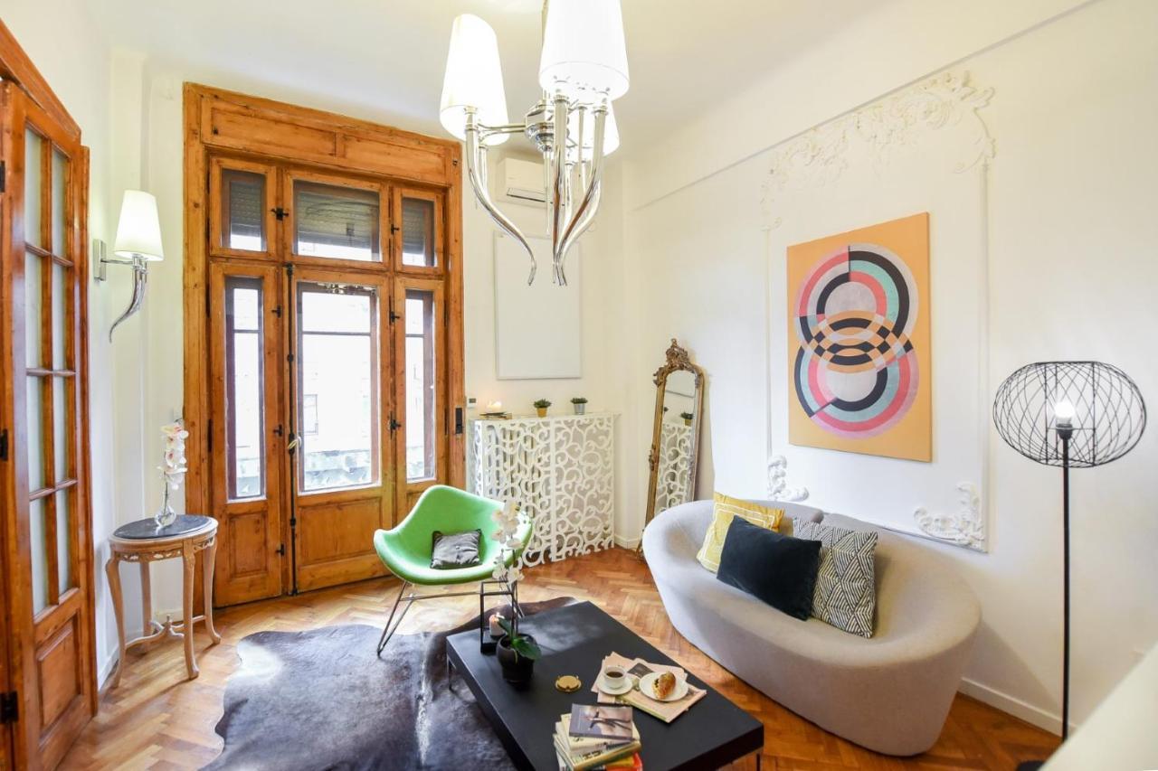 Love.Travel.Explore ♥️Apt W/ Balcony In Old Town Lägenhet Bukarest Exteriör bild